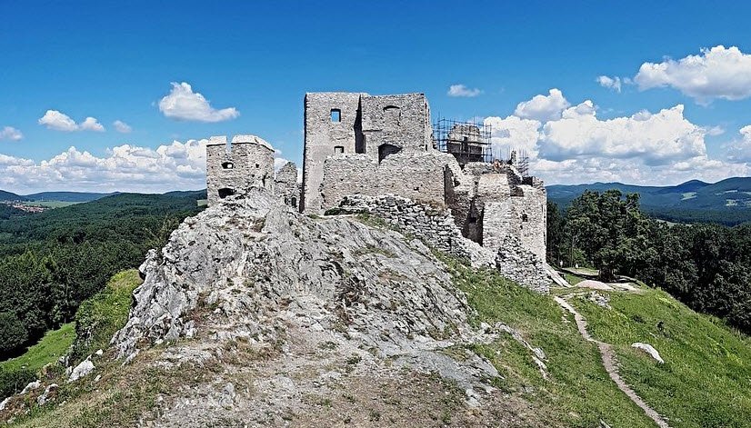 Hrad Hrušov, Hostie, Slovakia, Slovakia